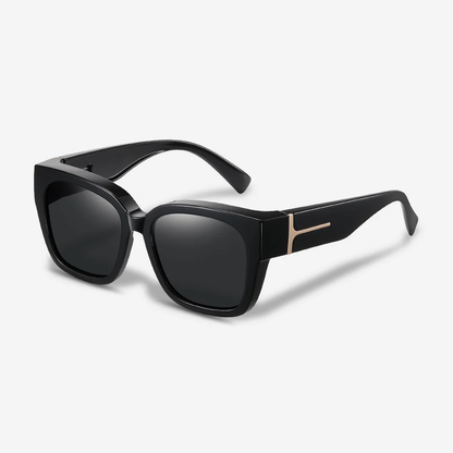 Fits over glasses